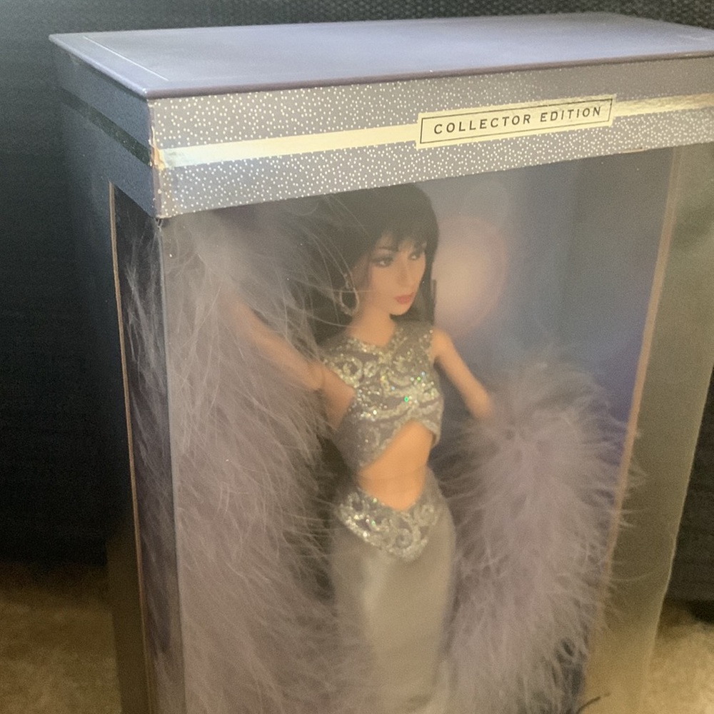 Rare Cher Collector’s Edition Mattel/Bob Mackie Doll - Picture 4 of 7